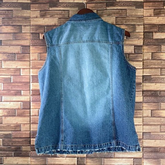 Vintage Chico’s Denim Vest Size 3 W/Sun Patch - Picture 2 of 13